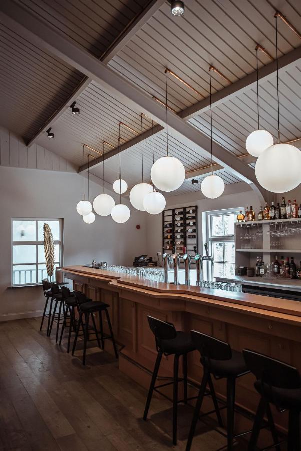 Boutique Hotel Restaurant Bal Echteld Exterior photo